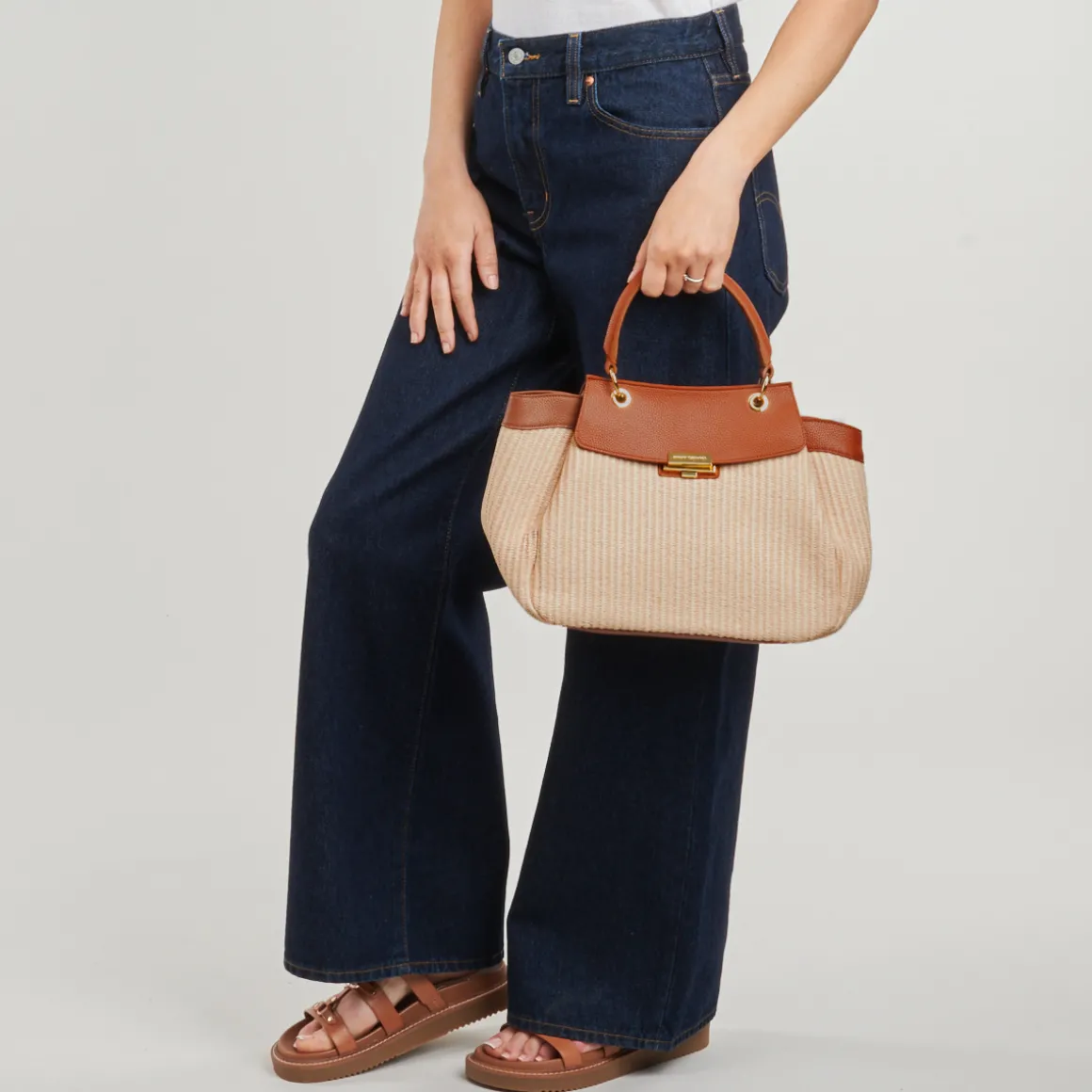 Armani Exchange - WAVE CROCHET TOP HANDLE M