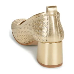 Betty London - BRIGITTE