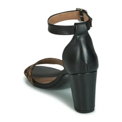 Betty London - CRETOLIA