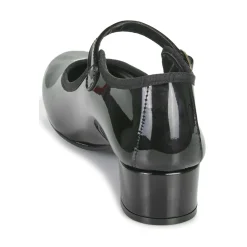 Betty London - FLAVIANA