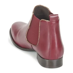 Betty London - FOLOIE