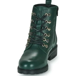 Betty London - GALACTICA