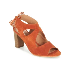 Betty London - GARMER