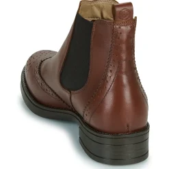 Betty London - NELLA