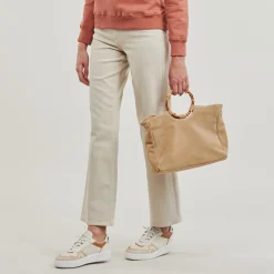 Betty London - OMBELLINE