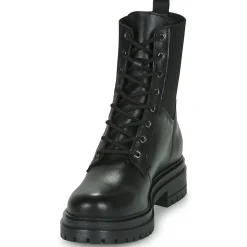 Betty London - PALATANE