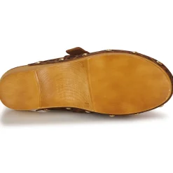 Betty London - PAQUITA