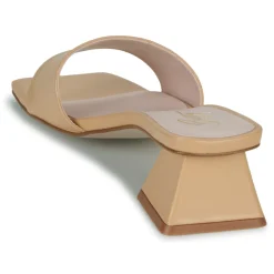 Betty London - PAULINE