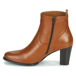 Betty London - PETRA