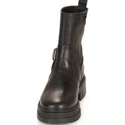 Bullboxer - YASMIN BUCKLE