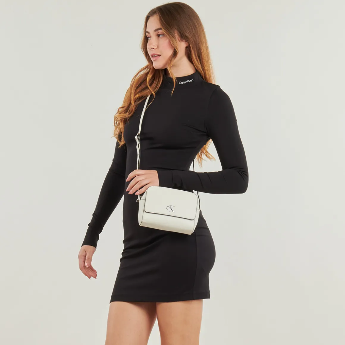 Calvin Klein Jeans - MINIMAL MONOGRAM CAMERA BAG18