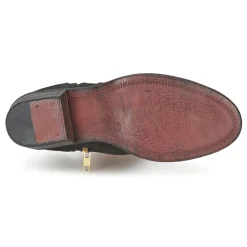 Casual Attitude - CALIEL