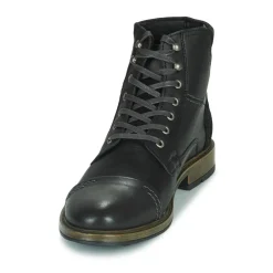 Casual Attitude - HOKES