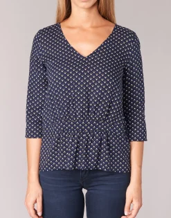 Casual Attitude - HOLA