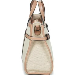 Casual Attitude - LARA