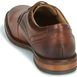 Clarks - UN HUGH LACE