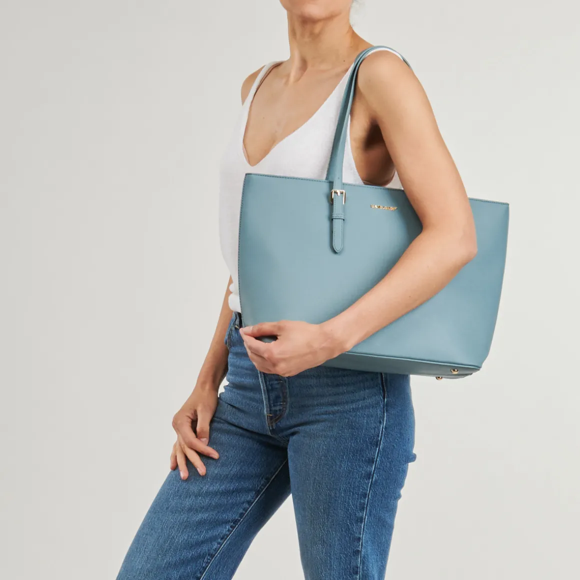 David Jones - CM6738A