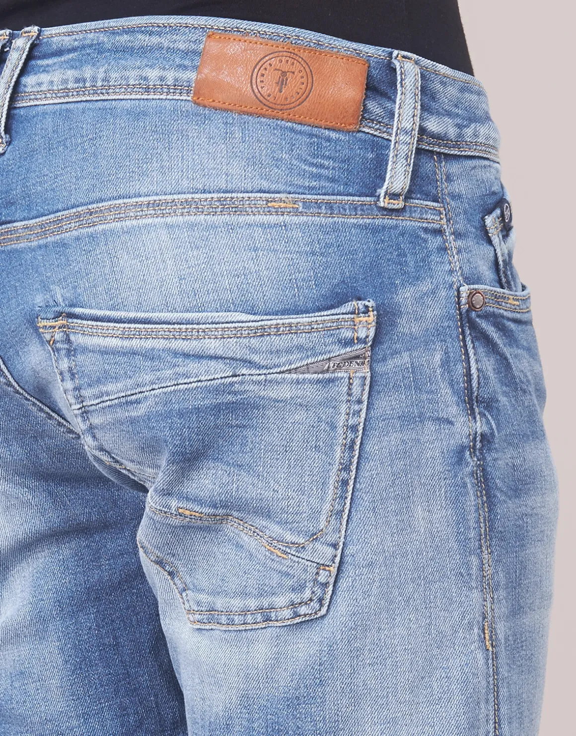 Le Temps des Cerises - 712 BASIC