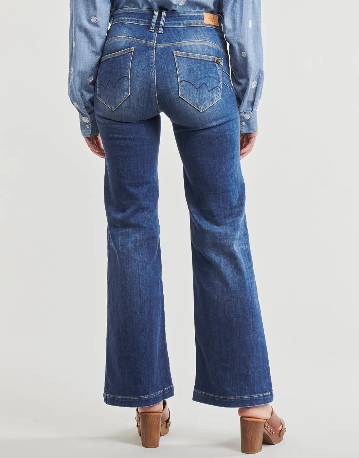 Le Temps des Cerises - BARCY