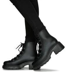 Melissa - MELISSA COSMO BOOT AD