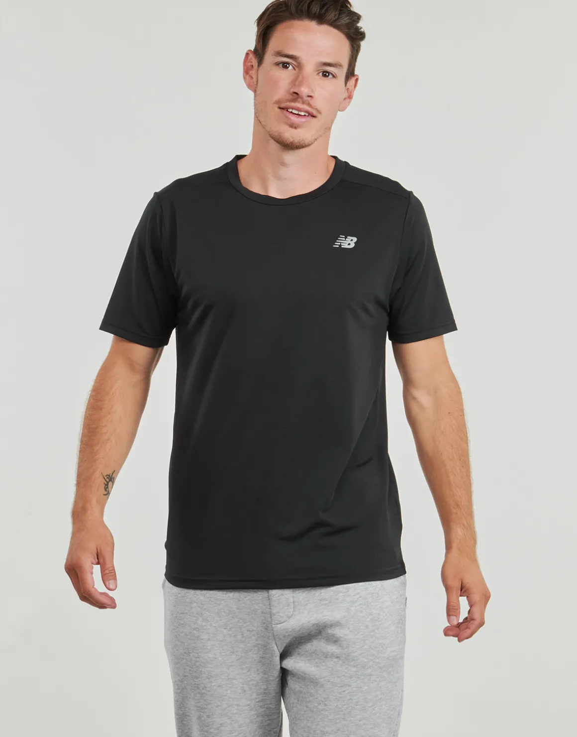 New Balance - CORE RUN SHORT SLEEVES