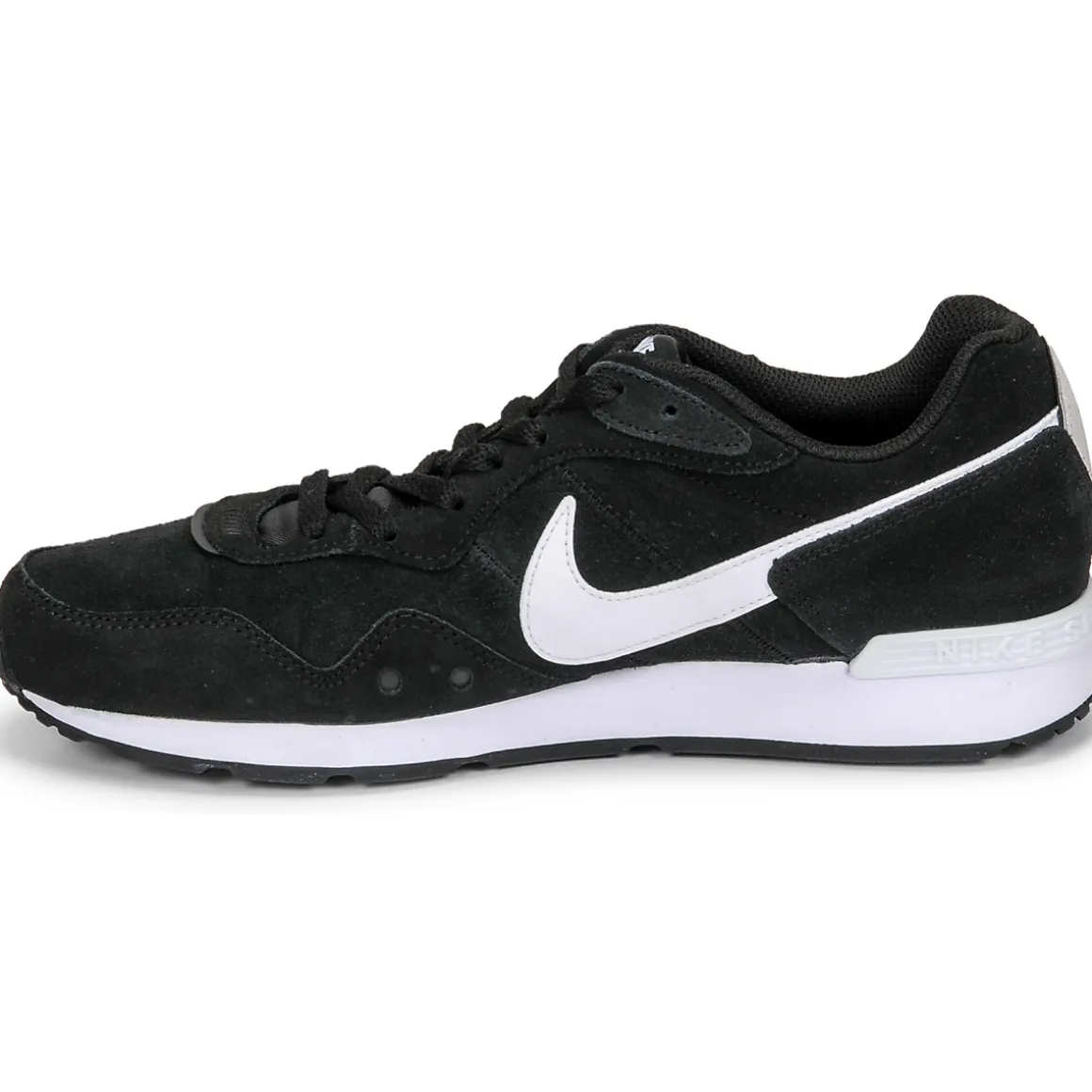 Nike - VENTURE RUNNER SUEDE