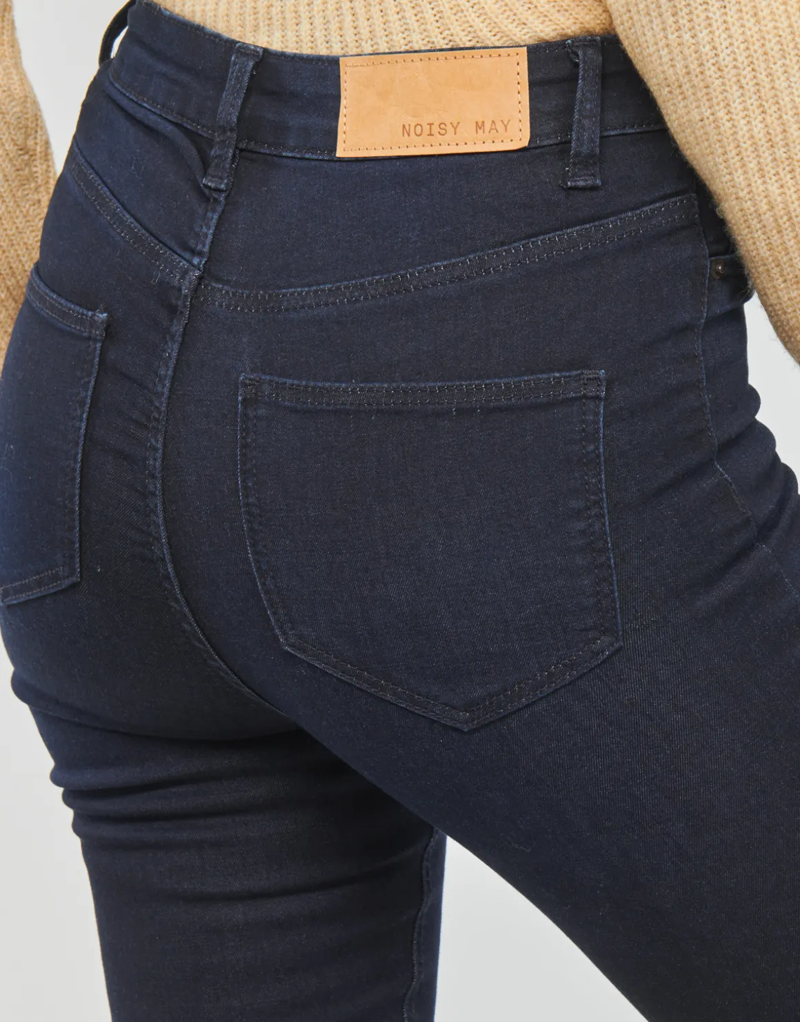 Noisy May - NMCALLIE V1241DB