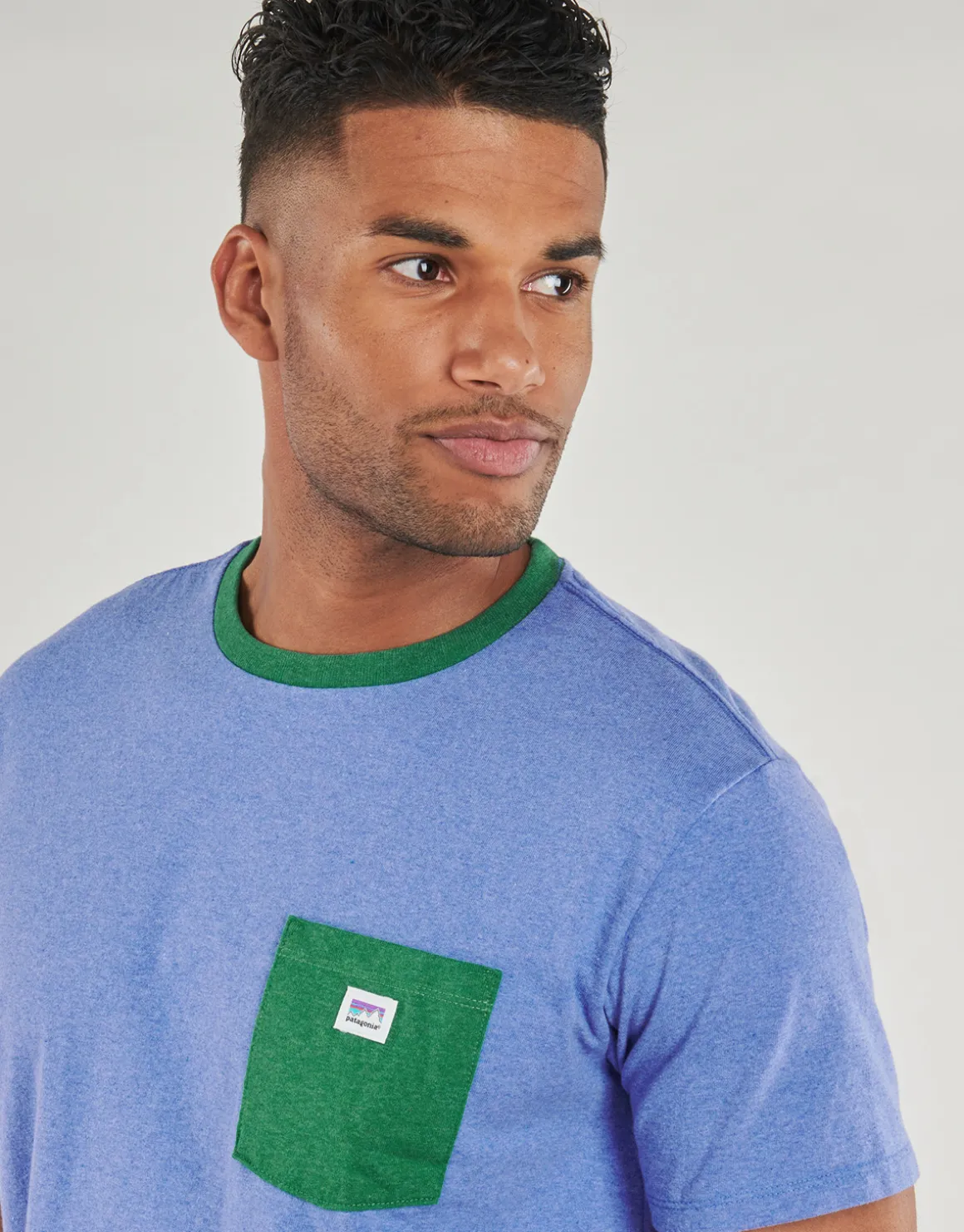 Patagonia - SHOP STICKER POCKET RESPONSIBILI-TEE