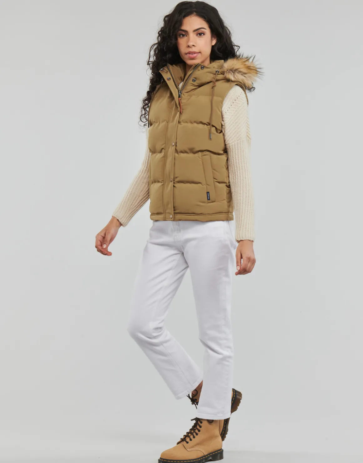 Superdry - VINTAGE EVEREST FAUX FUR GILET