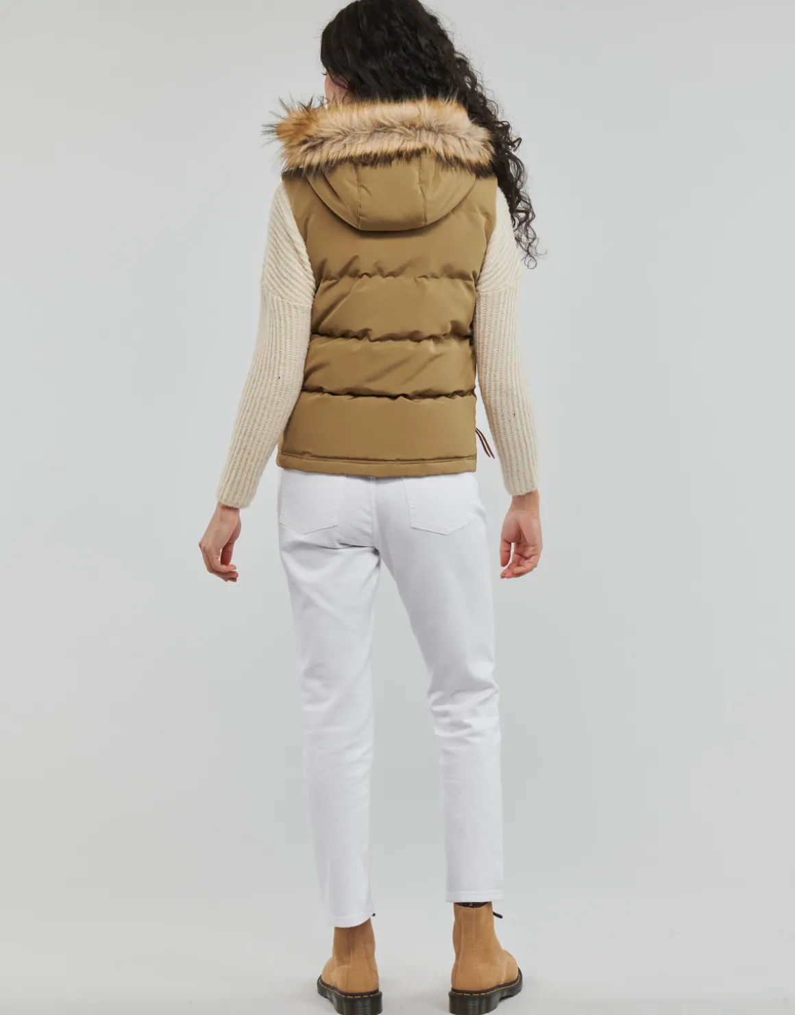 Superdry - VINTAGE EVEREST FAUX FUR GILET