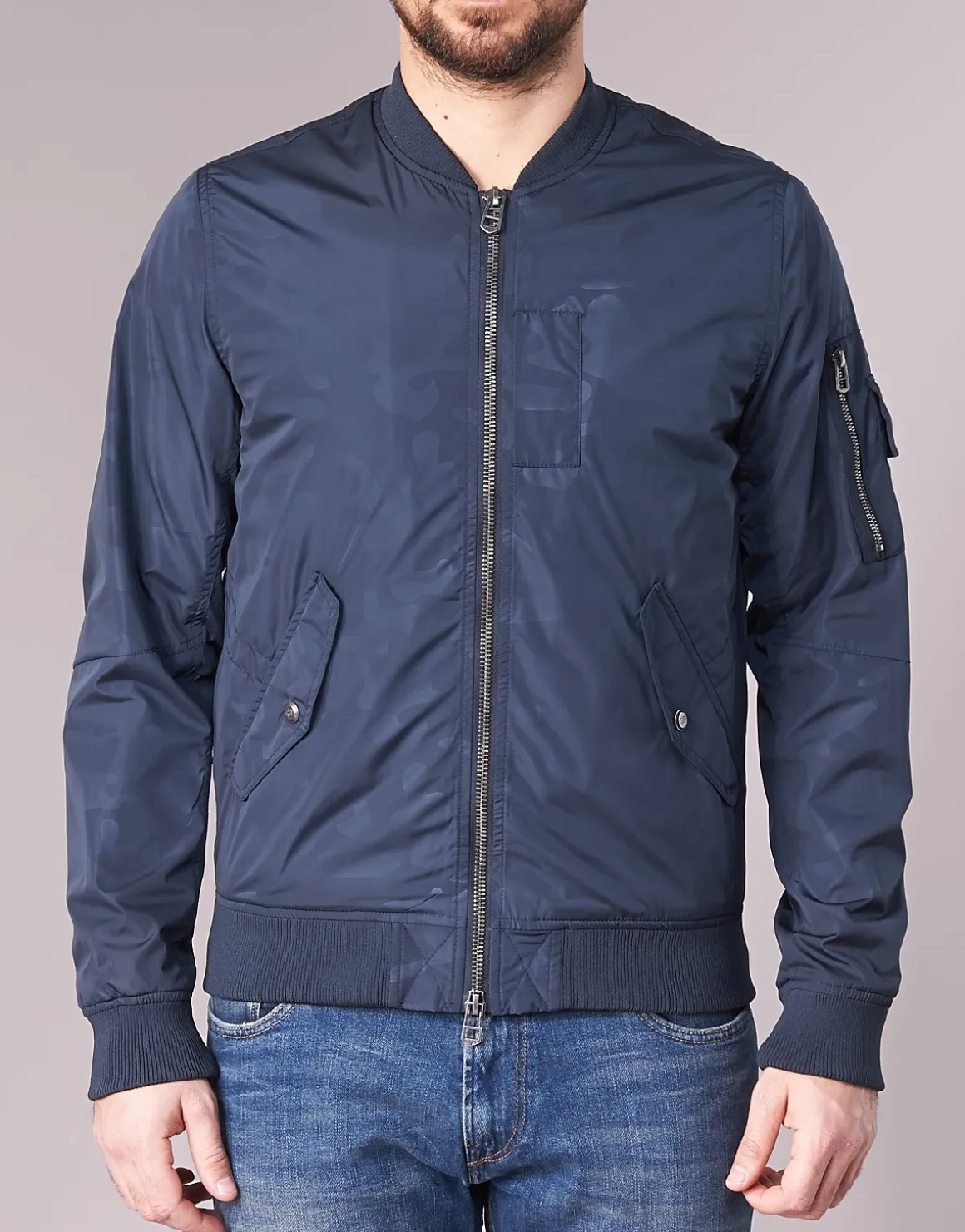 Teddy Smith - BAILEY