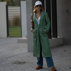 THEAD. - LINDSEY TRENCH