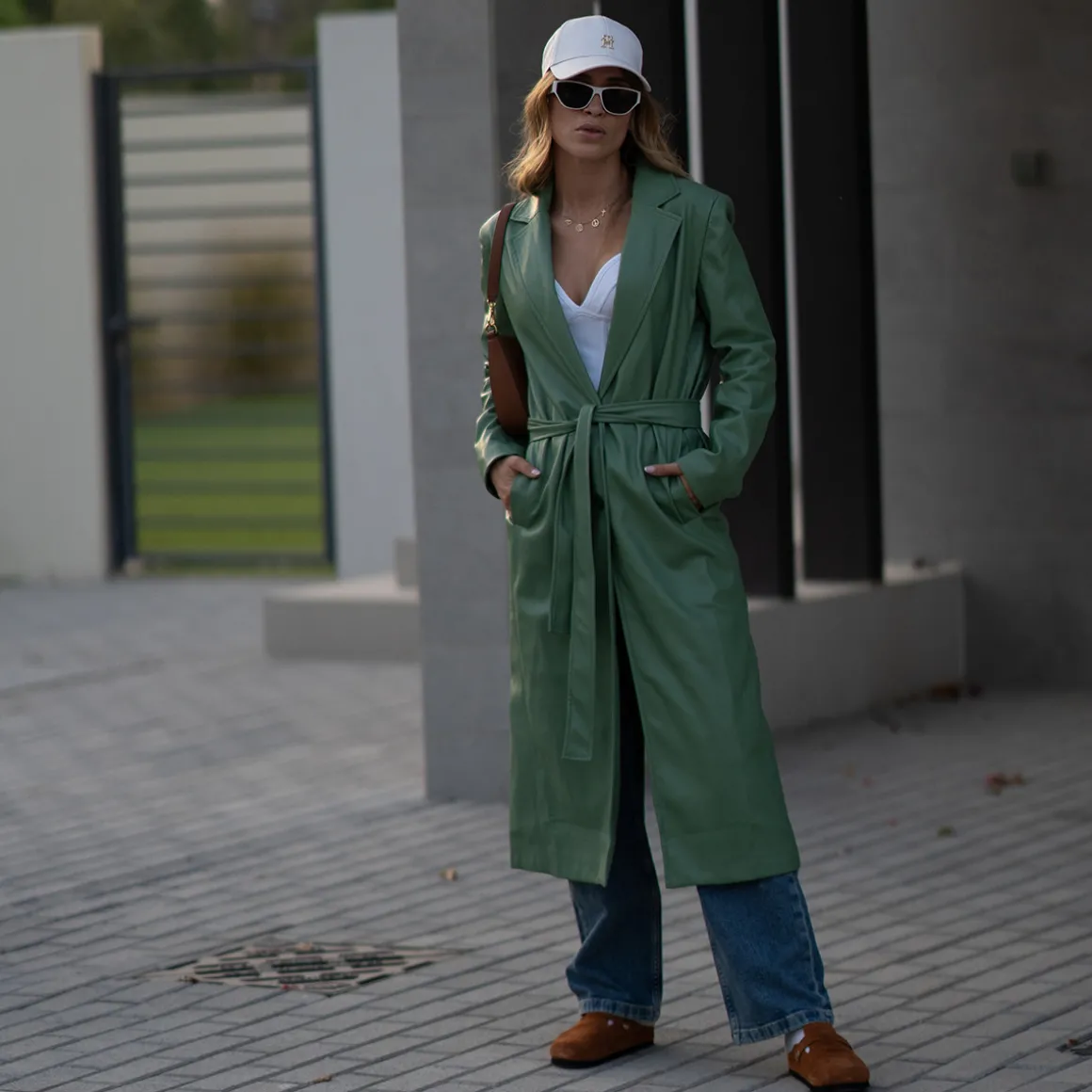 THEAD. - LINDSEY TRENCH