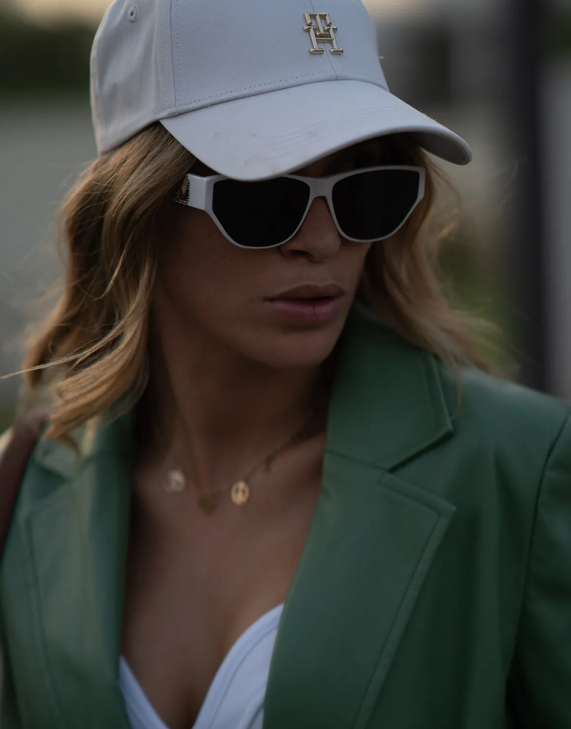 THEAD. - LINDSEY TRENCH