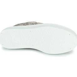 Victoria - 1092143NUDE