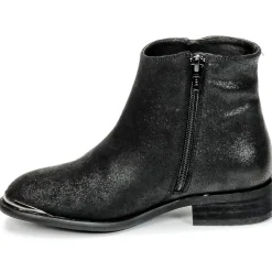 Young Elegant People - AMELIA