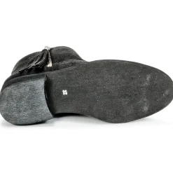 Young Elegant People - AMELIA