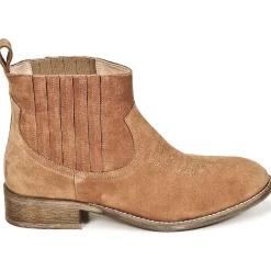 Young Elegant People - DEBBY