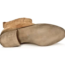 Young Elegant People - DEBBY