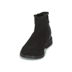 Young Elegant People - FABIOLA