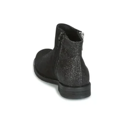 Young Elegant People - FABIOLA