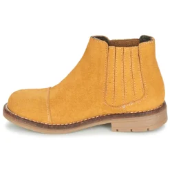 Young Elegant People - FILICIA