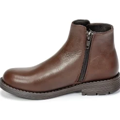 Young Elegant People - IVONNE