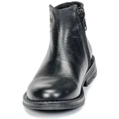 Young Elegant People - IVONNE