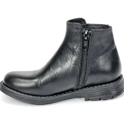 Young Elegant People - IVONNE