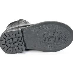 Young Elegant People - IVONNE